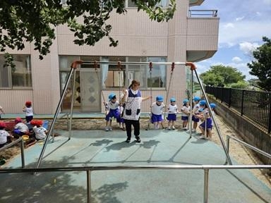年中、年少（満3クラス）外遊び