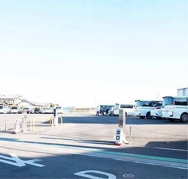 広い駐車場